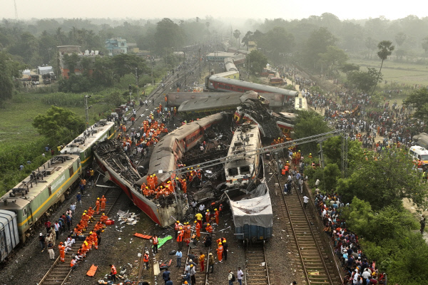 다시-인도열차충돌2