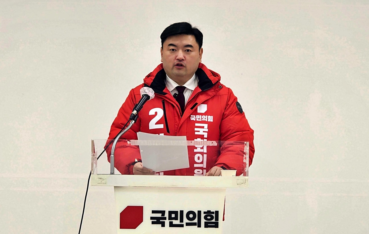 김희창 국민의힘 달서구을 예비후보가 19일 대구시당사에서 기자회견을 열고 발언하고 있다. 이지연 기자