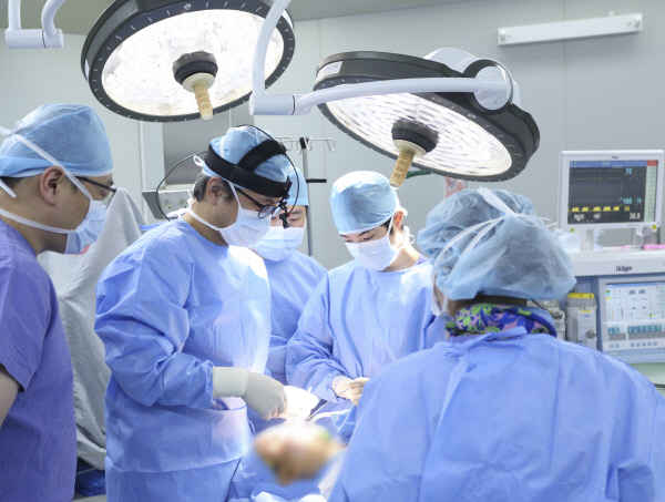 경북대병원-성형외과수술장면