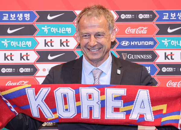 한국축구의새로운사령탑