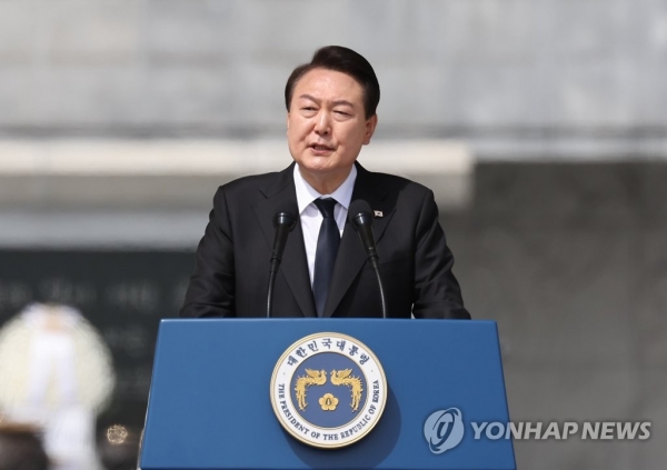 윤석열 대통령이 24일 대전 유성구 국립대전현충원에서 열린 제8회 서해수호의 날 기념식에서 기념사를 하고 있다.
