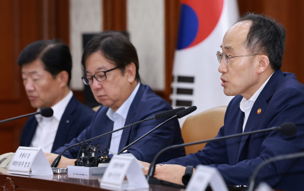 경제부총리,'소·부·장'경쟁력강화위발언