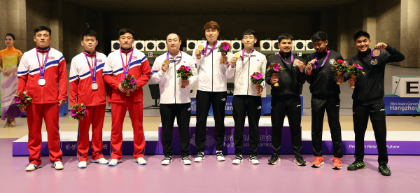 한국, 남자 10m 러닝타깃 단체전 금메달 획득